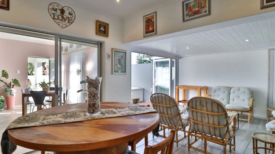 3 Bedroom Property for Sale in Bayview Western Cape